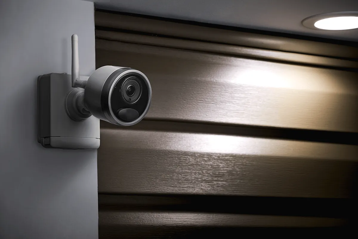 1080p HD Wire-Free Security Camera with 2-cell Power Pack
