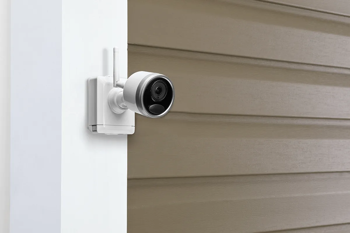 1080p HD Wire-Free Security Camera with 2-cell Power Pack
