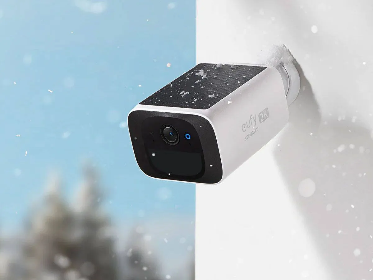 Anker T8134 SoloCam S220 Solar Security Camera Wireless Outdoor Camera Forever Power 2K Resolution Wireless 2.4 GHz Wi-Fi