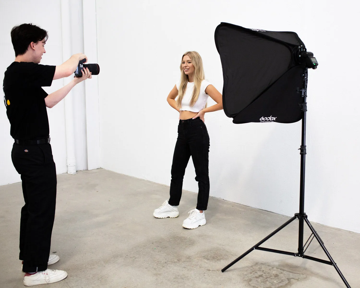 Godox 80 x 80cm Tulip Square Collapsible Softbox with S2 Bracket and Case Set - Bundle