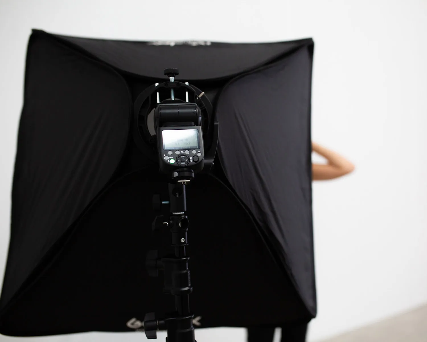 Godox 80 x 80cm Tulip Square Collapsible Softbox with S2 Bracket and Case Set - Bundle
