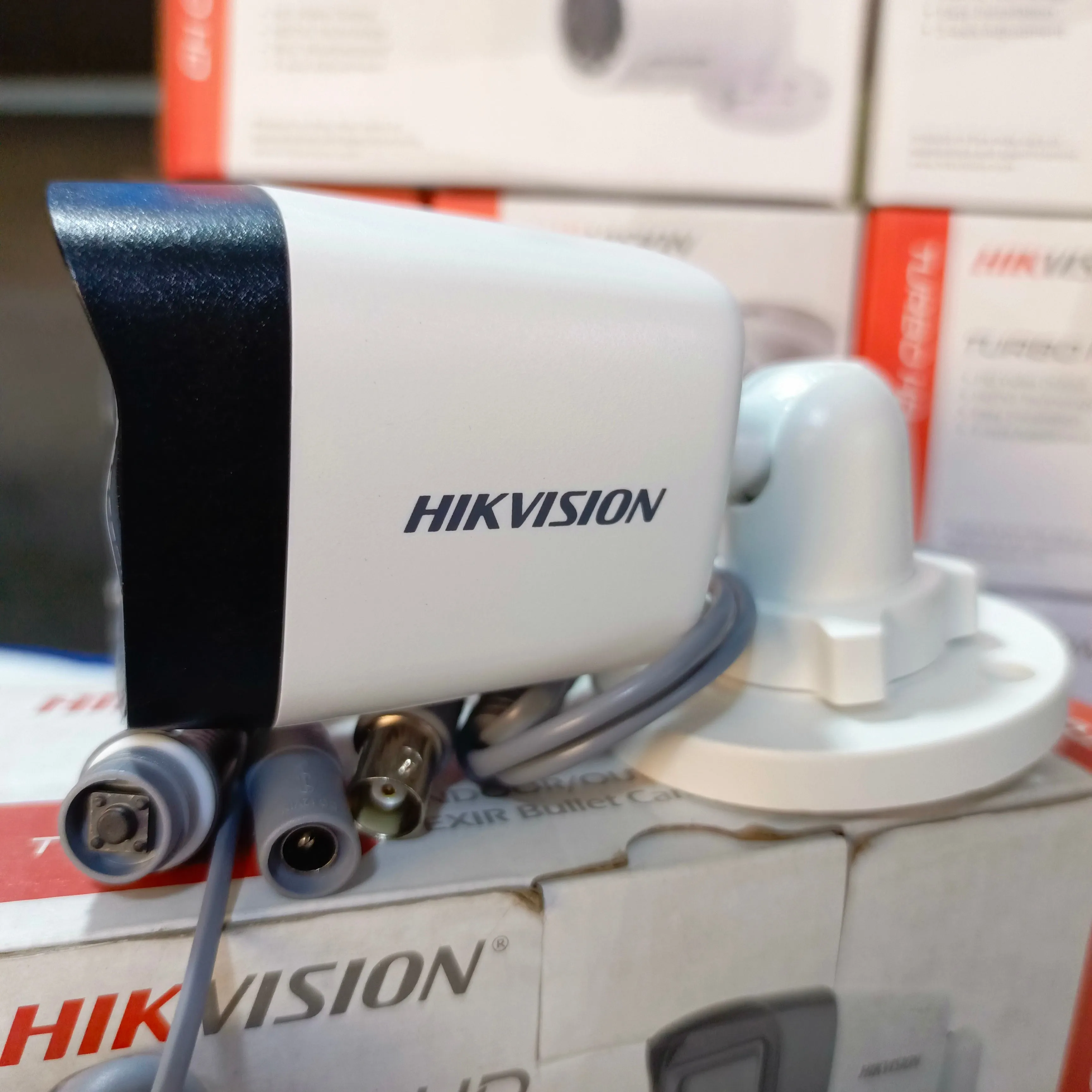 HIKVISION Turbo HD Indoor/Outdoor EXIR Bullet Camera (3.6mm 2MP Lens) - Brand New