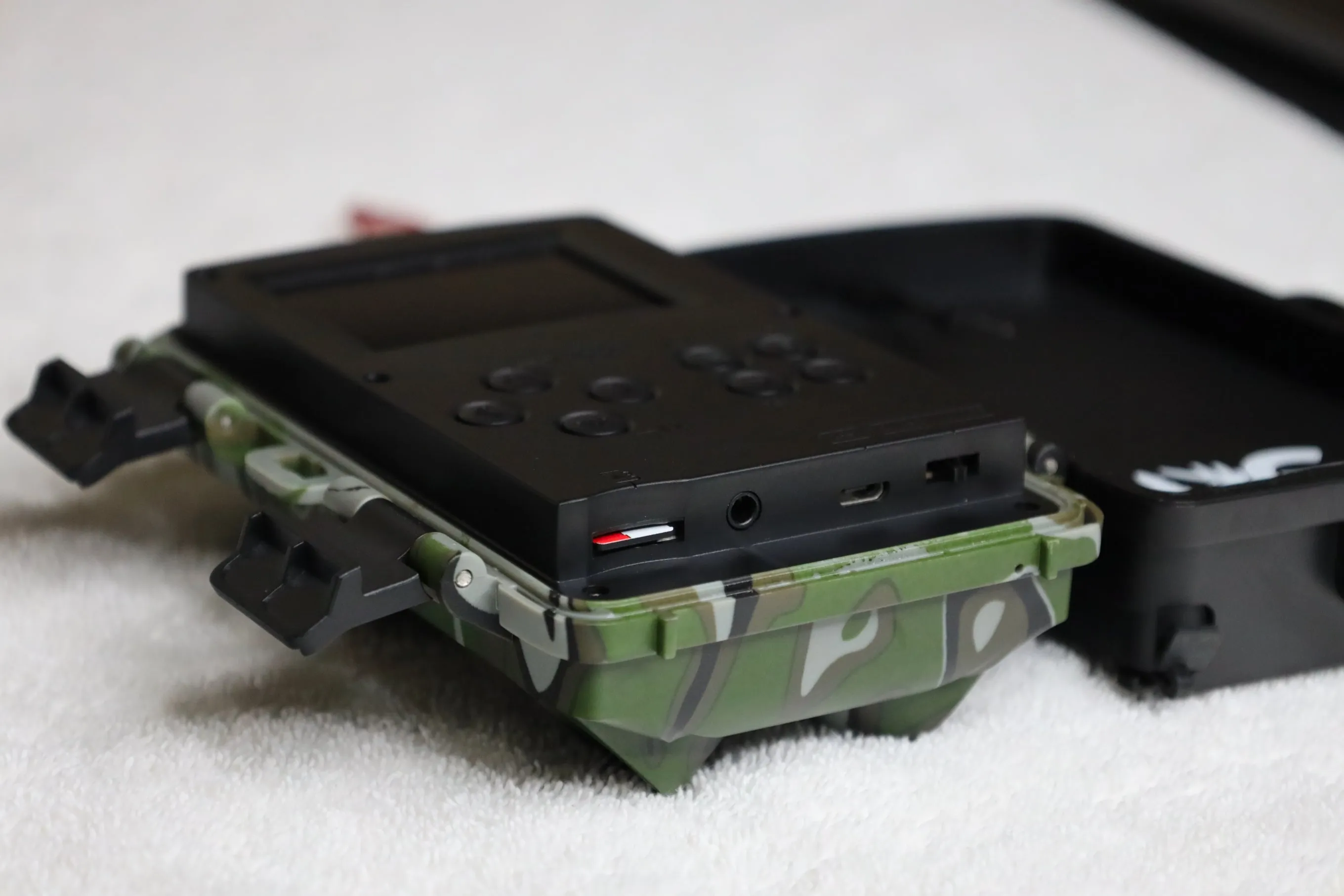 KG High-Resolution Trail Camera with Night Vision and Motion Activation