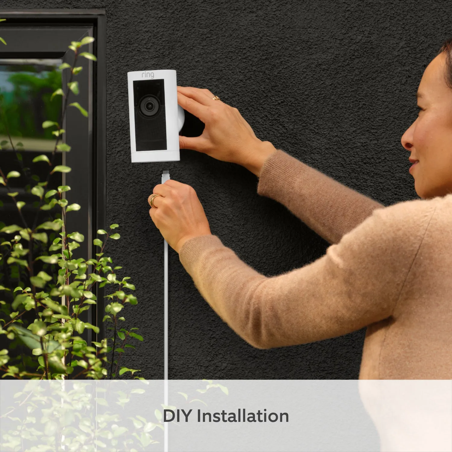 Outdoor Camera Pro Plug-In (Stick Up Cam Pro)
