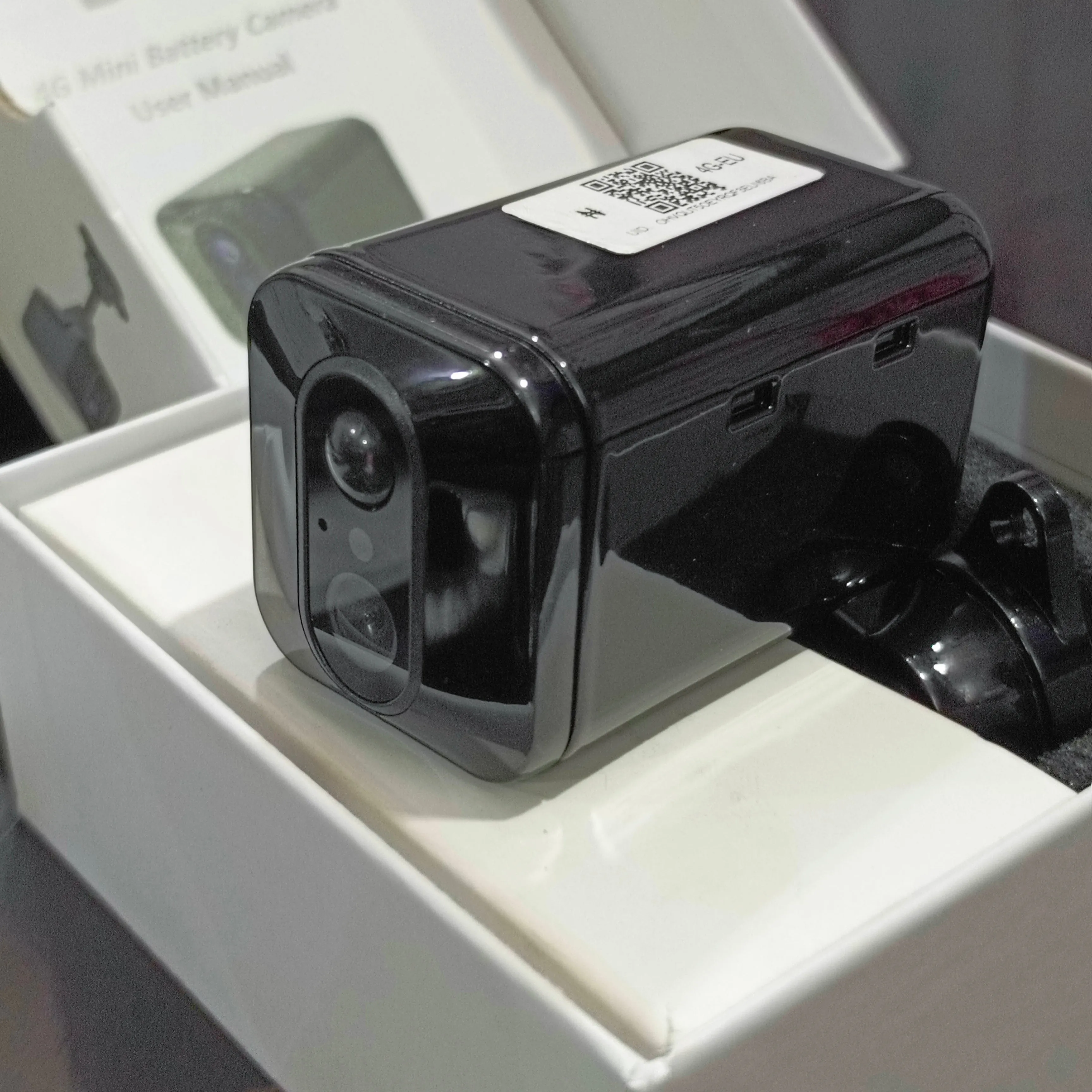 SLX Smart 4G Mini Battery Powered Surveillance Camera with PIR Motion Detection Sensor and Built-in WiFi - Brand New