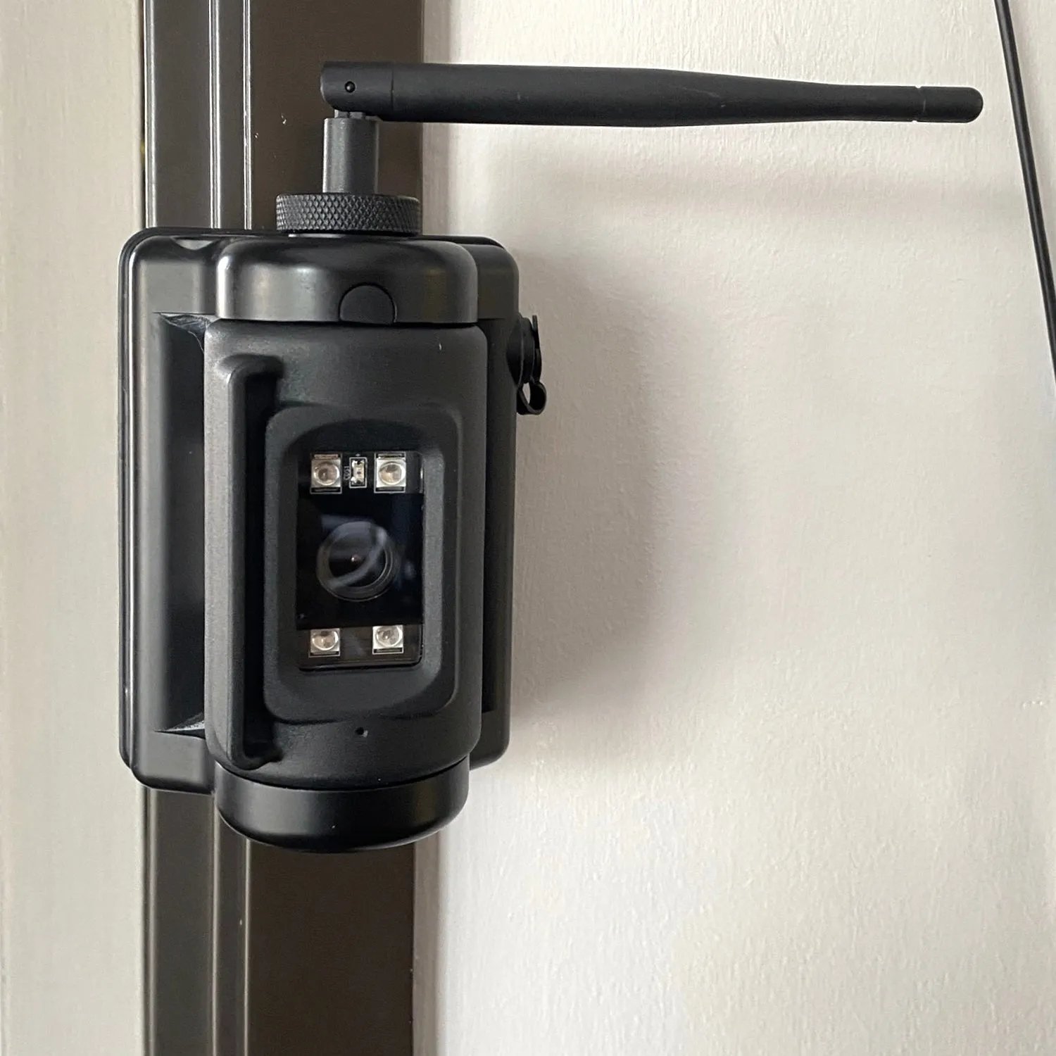 Top Dawg EagleEye 1080P WIFI Wireless Backup Cam w/ Magnet & Battery, Portable & 1 Minute Installation